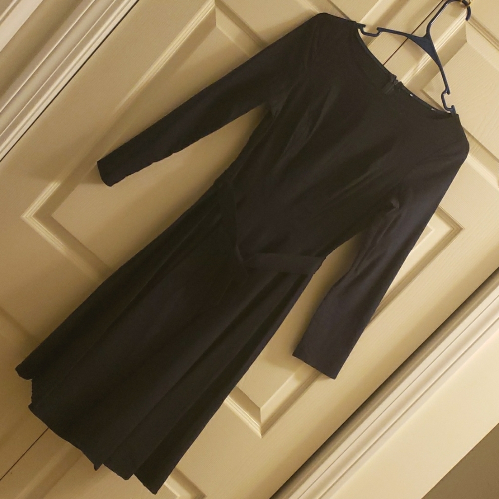 Dark Navy blue dress, best guess size M (4-6), A-line cut, sophisticated style